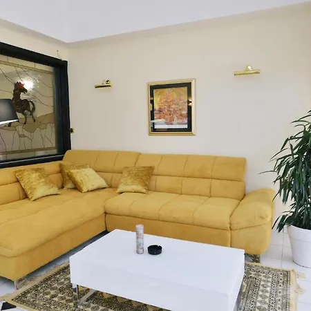 Holiday home Cozy In With Heated Swimming Pool