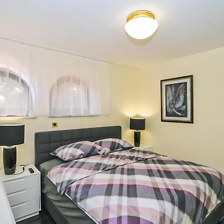 Cozy In With Heated Swimming Pool *